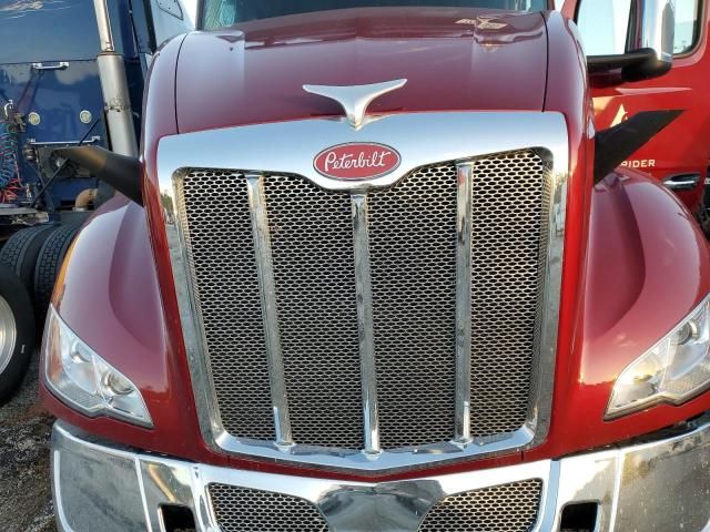 2017 Peterbilt 579