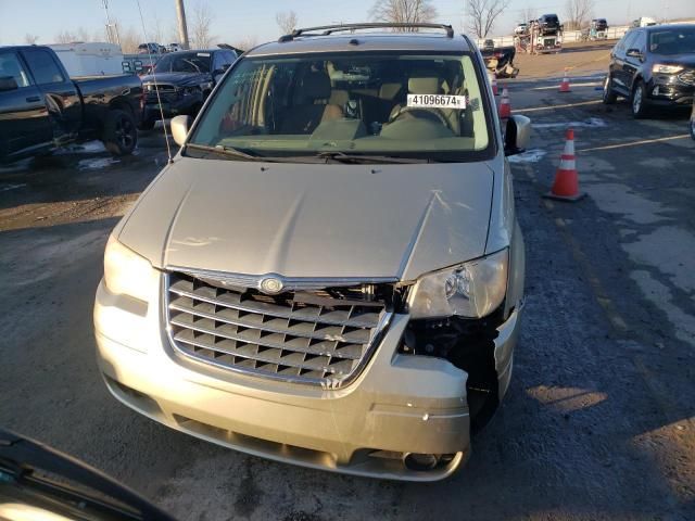 2010 Chrysler Town & Country Touring