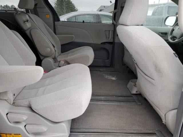 2011 Toyota Sienna LE