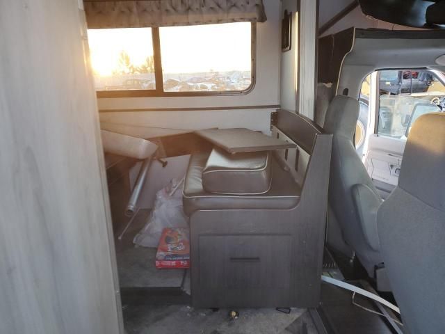 2019 Ford Econoline E450 Super Duty Cutaway Van