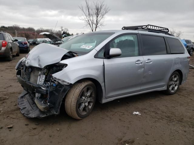 2014 Toyota Sienna Sport