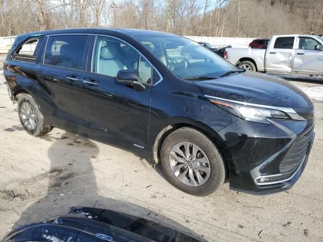 2021 Toyota Sienna XLE