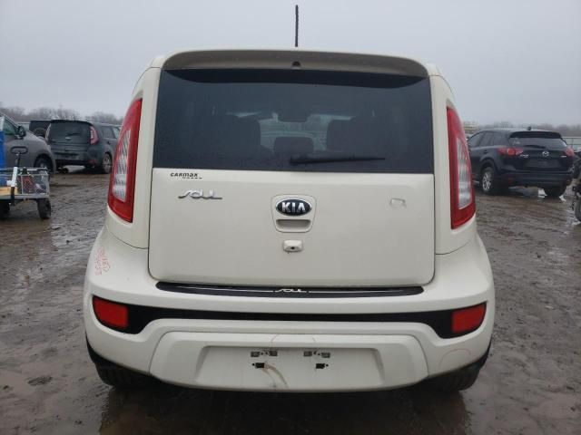 2013 KIA Soul +