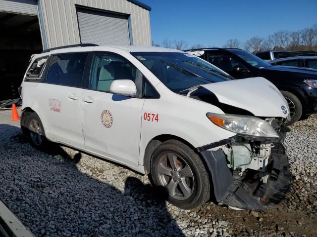 2017 Toyota Sienna LE