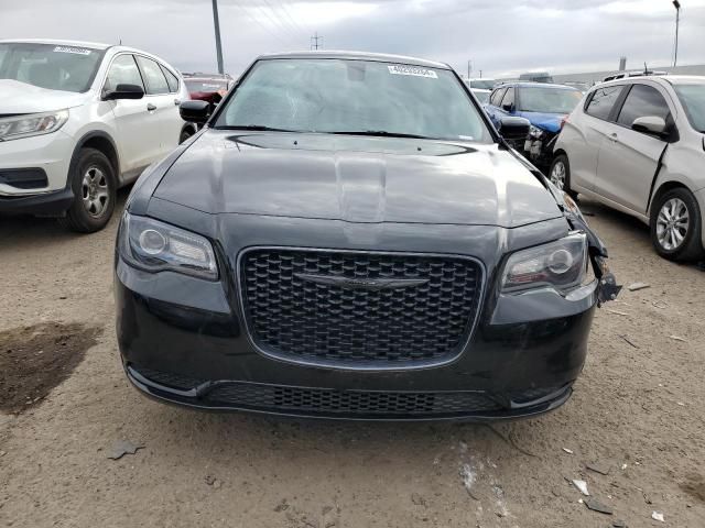 2023 Chrysler 300 Touring