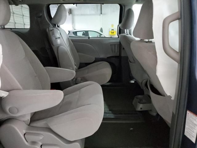 2016 Toyota Sienna LE