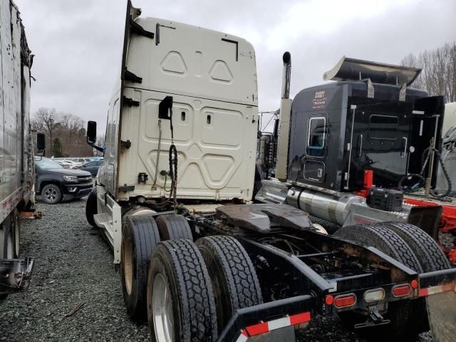 2020 Freightliner Cascadia 126