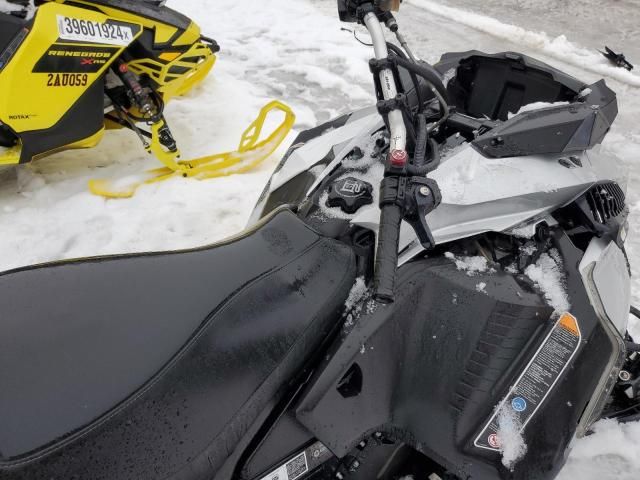 2021 Skidoo Grand Touring