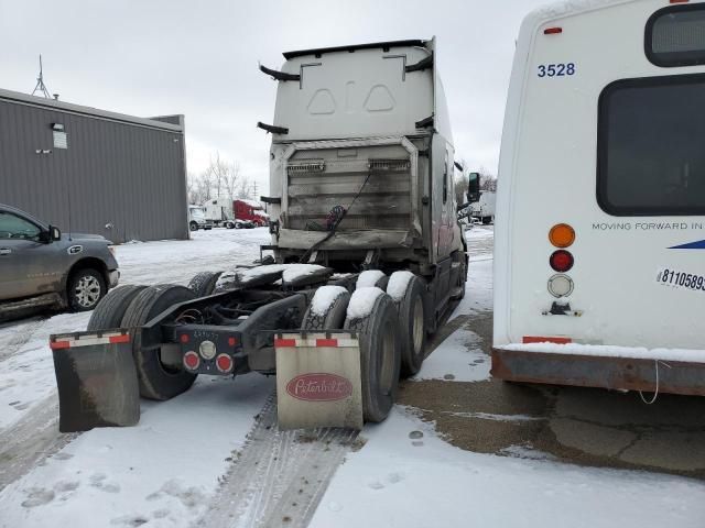 2020 Freightliner Cascadia 126