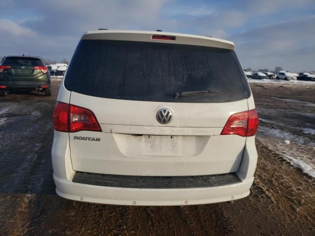 2013 Volkswagen Routan SEL Premium