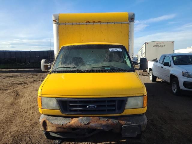 2005 Ford Econoline E350 Super Duty Cutaway Van