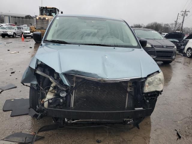 2009 Chrysler Town & Country LX