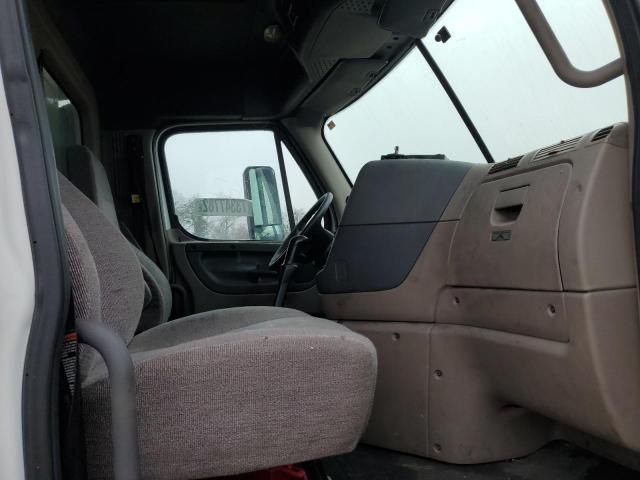 2015 Freightliner Cascadia 113