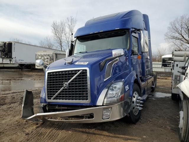 2013 Volvo VN VNL