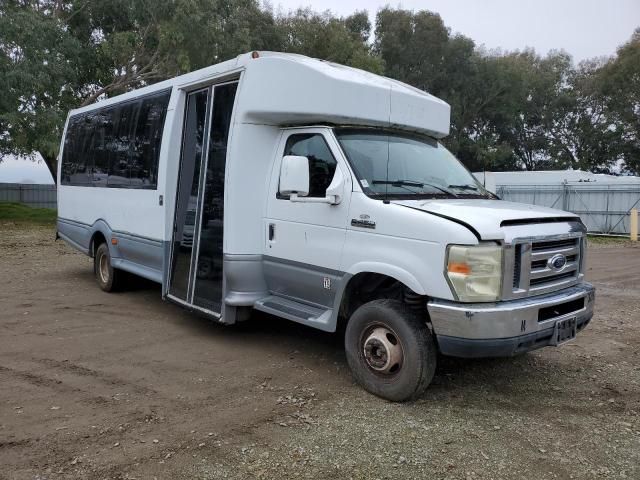 2009 Ford Econoline E450 Super Duty Cutaway Van