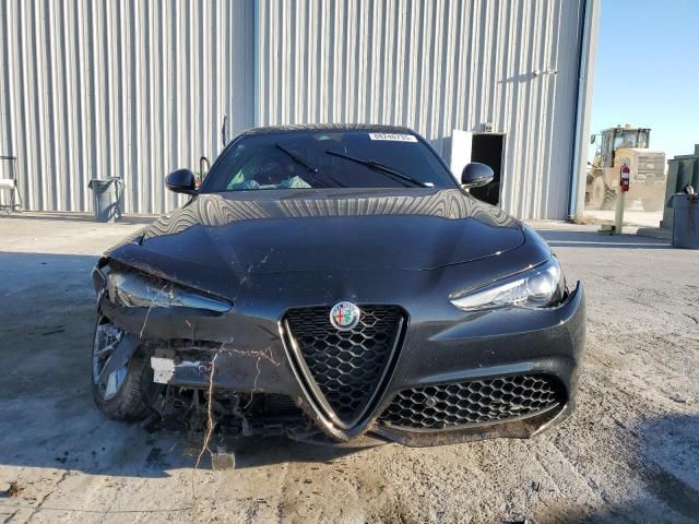 2022 Alfa Romeo Giulia