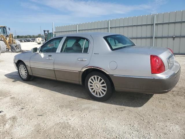 2003 Lincoln Town Car Signature