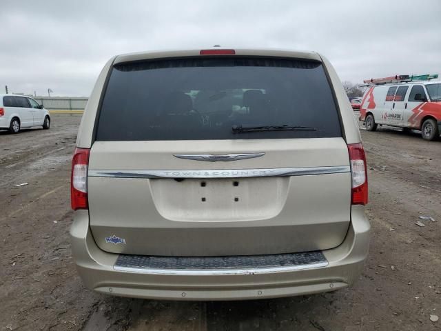 2014 Chrysler Town & Country Touring L