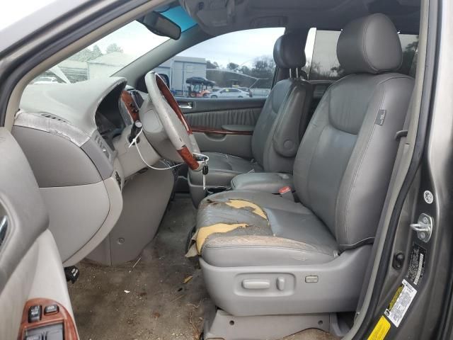 2005 Toyota Sienna XLE