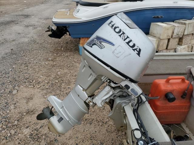 2002 Polaris Boat