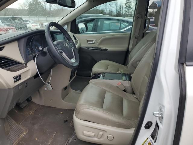 2018 Toyota Sienna XLE