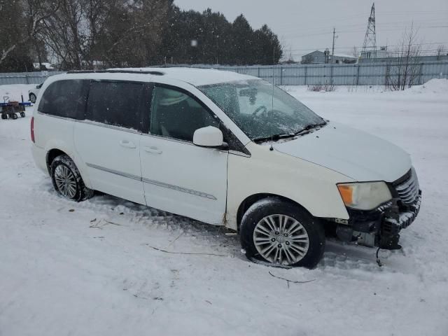 2015 Chrysler Town & Country Touring L