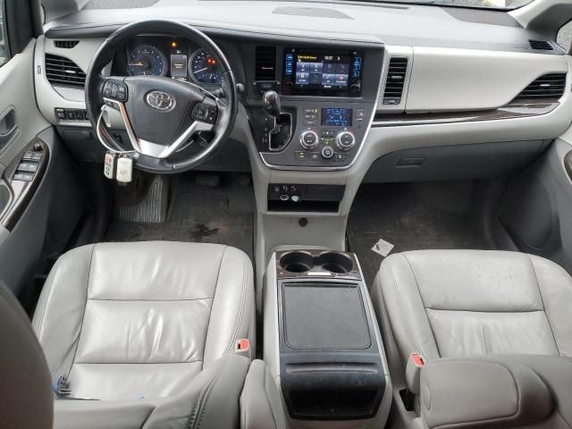 2016 Toyota Sienna XLE