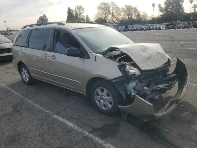 2005 Toyota Sienna CE