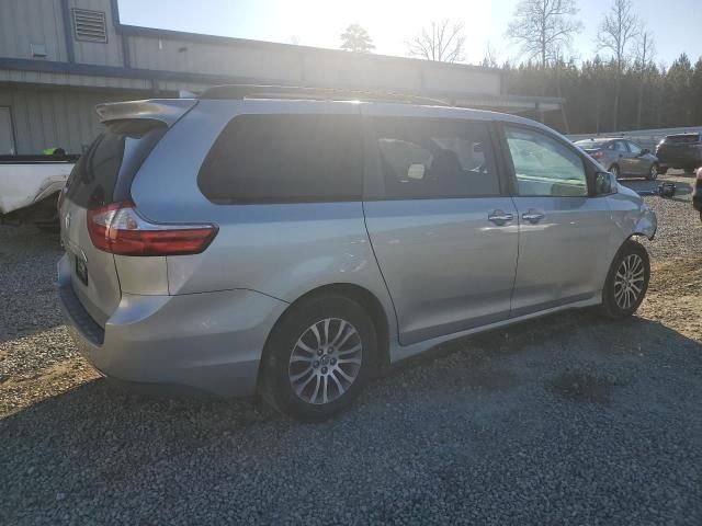 2019 Toyota Sienna XLE