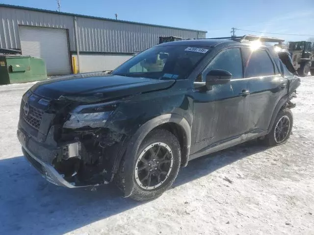 2023 Nissan Pathfinder SV