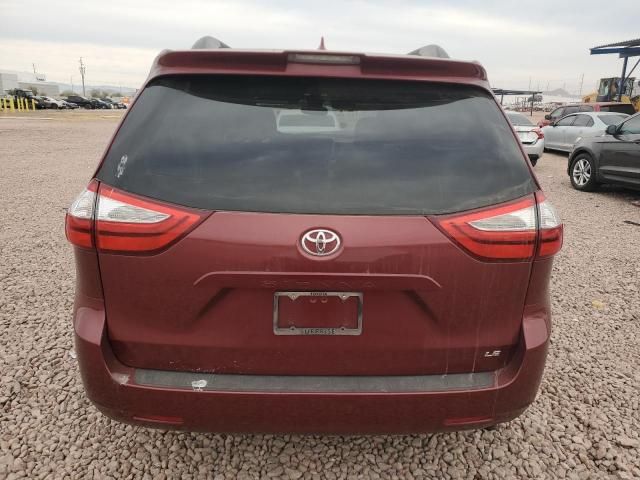 2018 Toyota Sienna LE