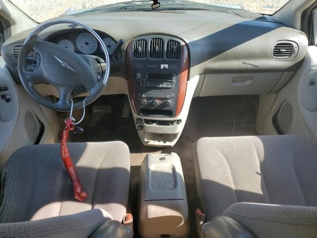 2007 Chrysler Town & Country LX