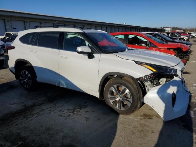 2022 Toyota Highlander XLE