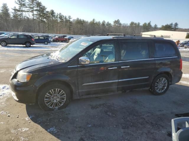 2013 Chrysler Town & Country Touring L