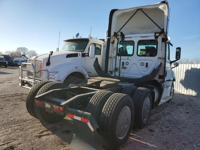 2019 Freightliner Cascadia 126