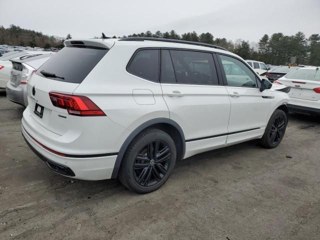 2022 Volkswagen Tiguan SE R-LINE Black