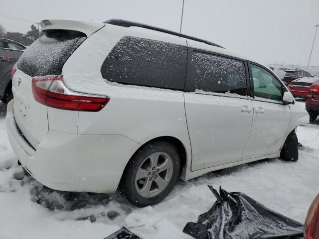 2019 Toyota Sienna LE