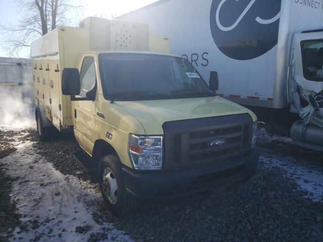 2019 Ford Econoline E450 Super Duty Cutaway Van