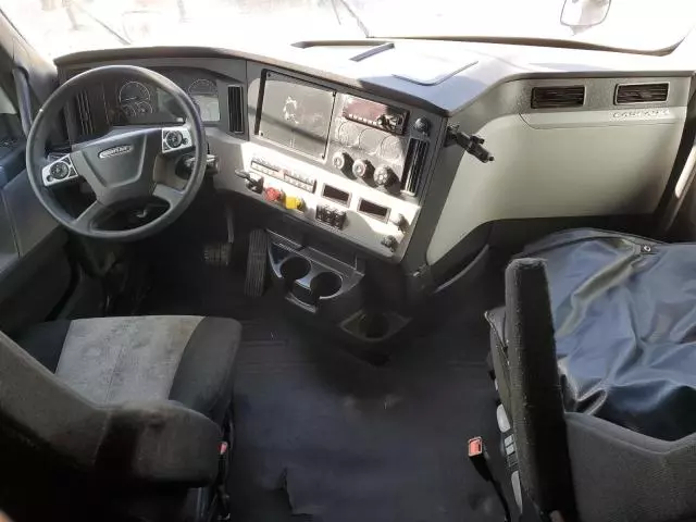 2018 Freightliner Cascadia 126