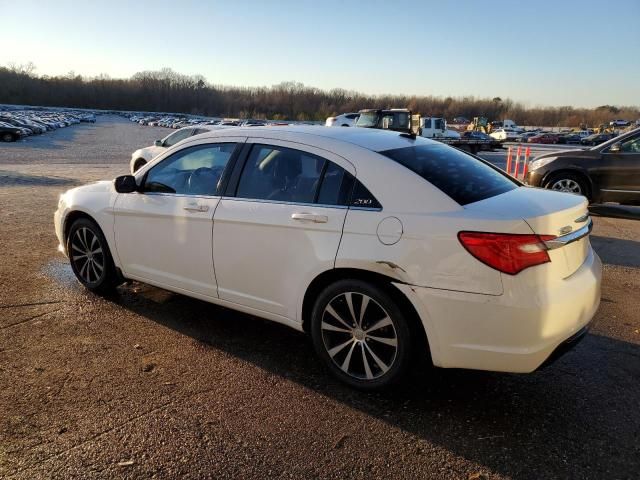 2013 Chrysler 200 Touring