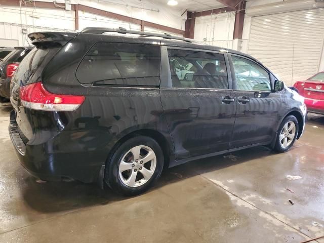 2013 Toyota Sienna LE