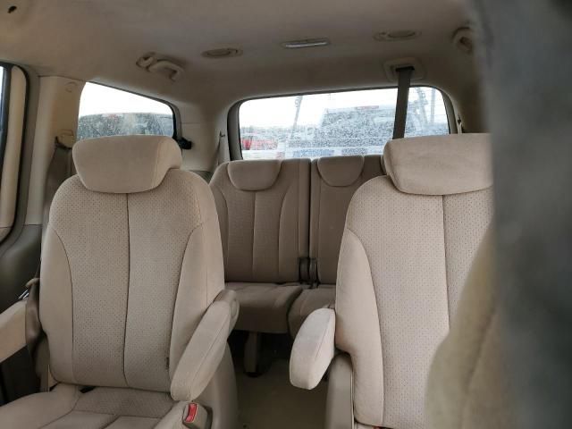 2007 Hyundai Entourage GLS