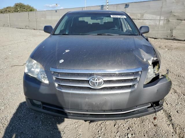 2005 Toyota Avalon XL