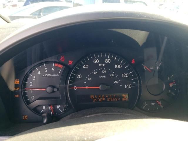 2004 Nissan Armada SE