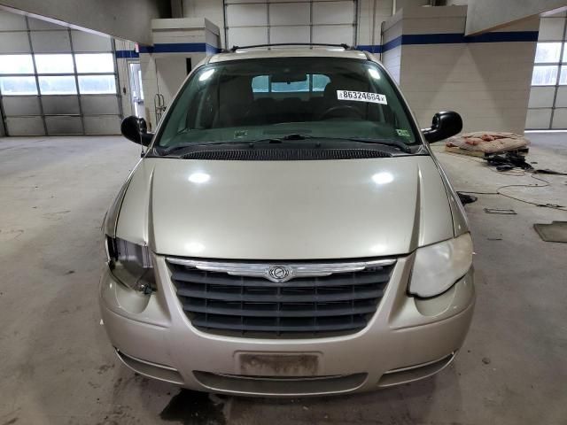 2005 Chrysler Town & Country Touring