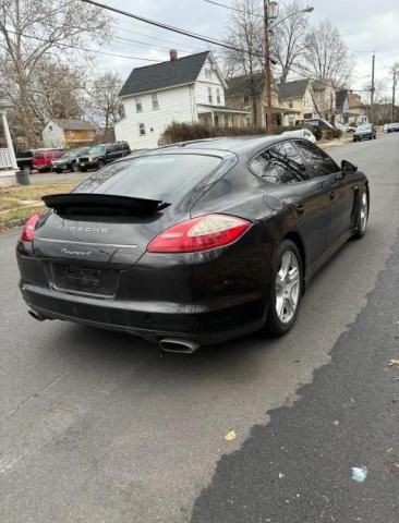 2011 Porsche Panamera 2