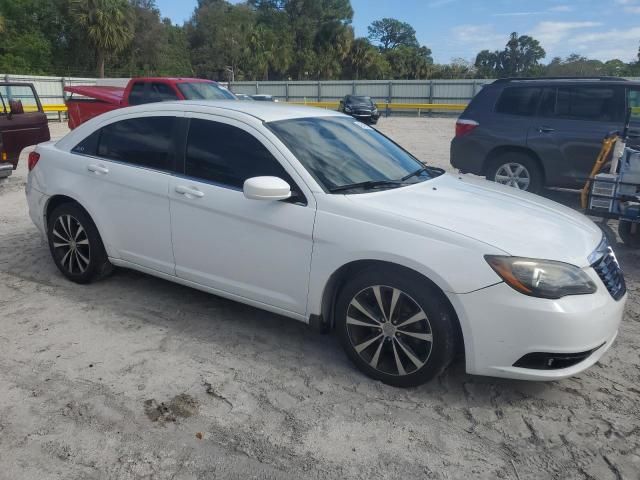 2013 Chrysler 200 Limited