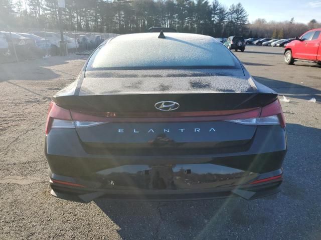 2023 Hyundai Elantra SE