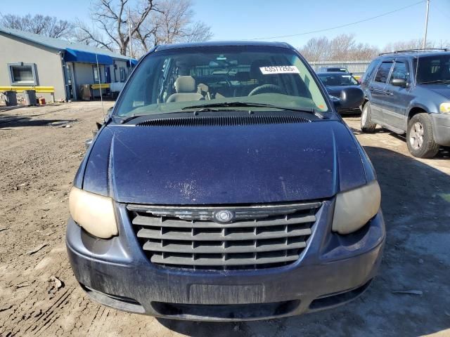 2005 Chrysler Town & Country LX