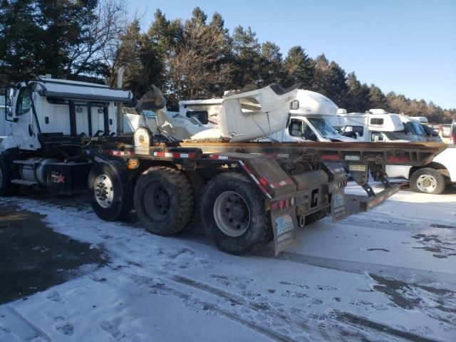 2020 Freightliner 114SD